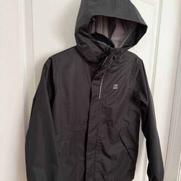 MEC Aquanator Rain Jacket Black Size 12 Youth - Picture 3 of 7